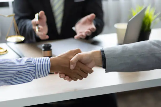 نزاعات العقود التجارية استراتيجيات لحماية مصالحك